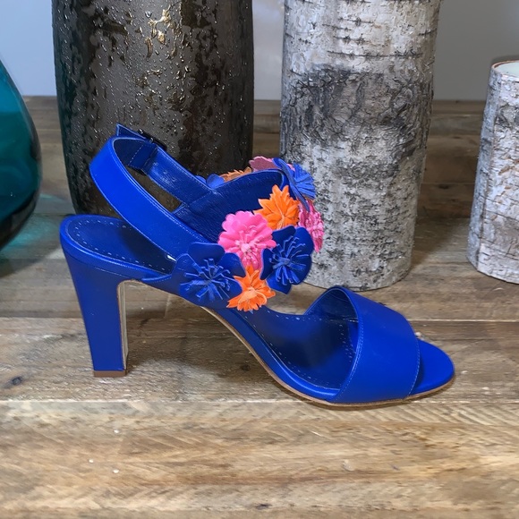 New  Manolo Blahnic Khanfior Flower Sandals - Picture 6 of 8